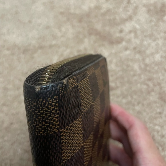 LOUIS VUITTON DAMIER EBENE ZIP AROUND WALLET - Picture 4 of 12